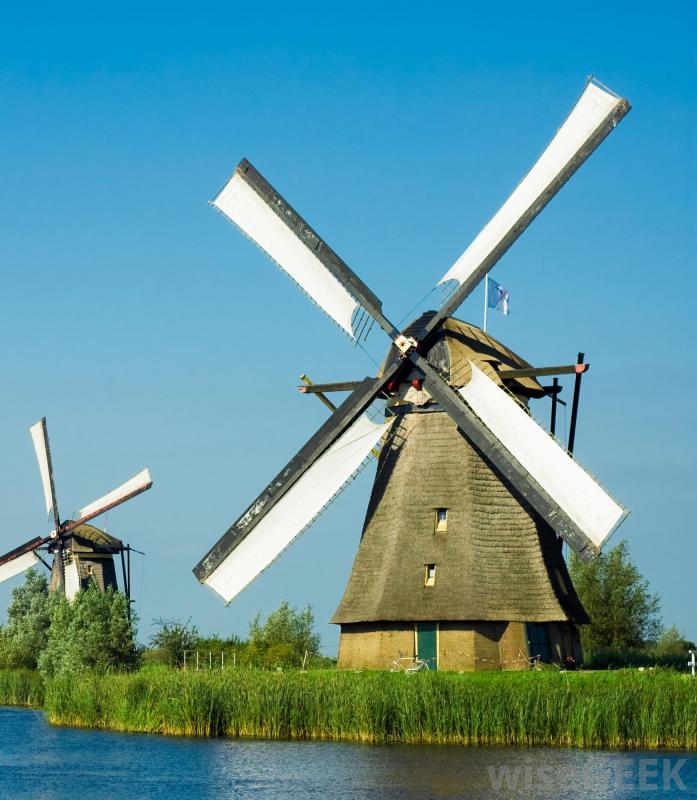 Moinho de vento medieval  Moinho de vento, Moinhos de vento, Moinho